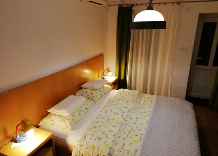 Apartment Milu - 80 M From Sea
