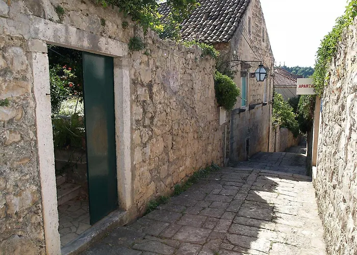 Apartment Milu - 80 M From Sea